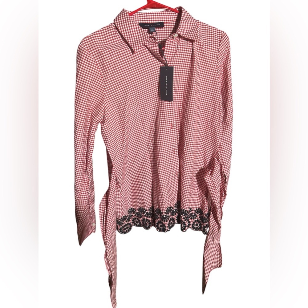 Tommy Hilfiger women shirt long sleeve button down color red size small
